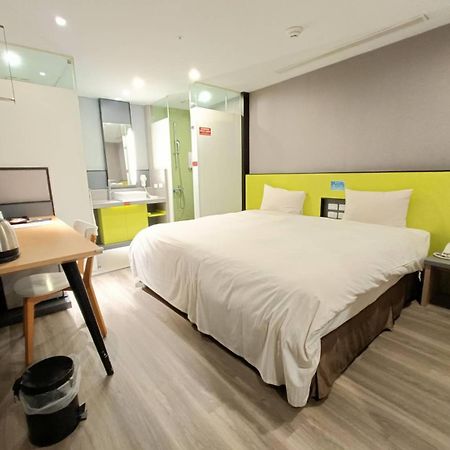 Walker-Taoyuan Hotel Екстериор снимка