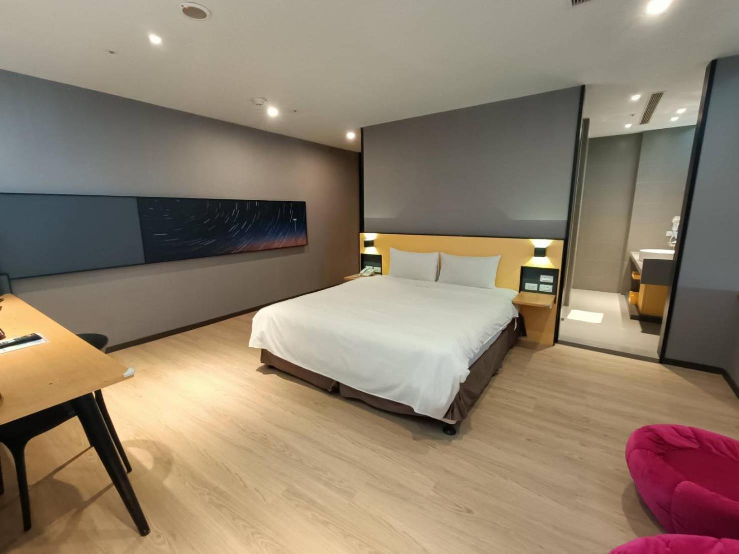 Walker-Taoyuan Hotel Екстериор снимка