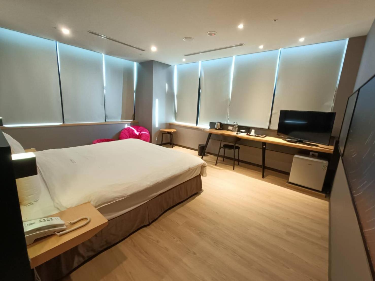 Walker-Taoyuan Hotel Екстериор снимка