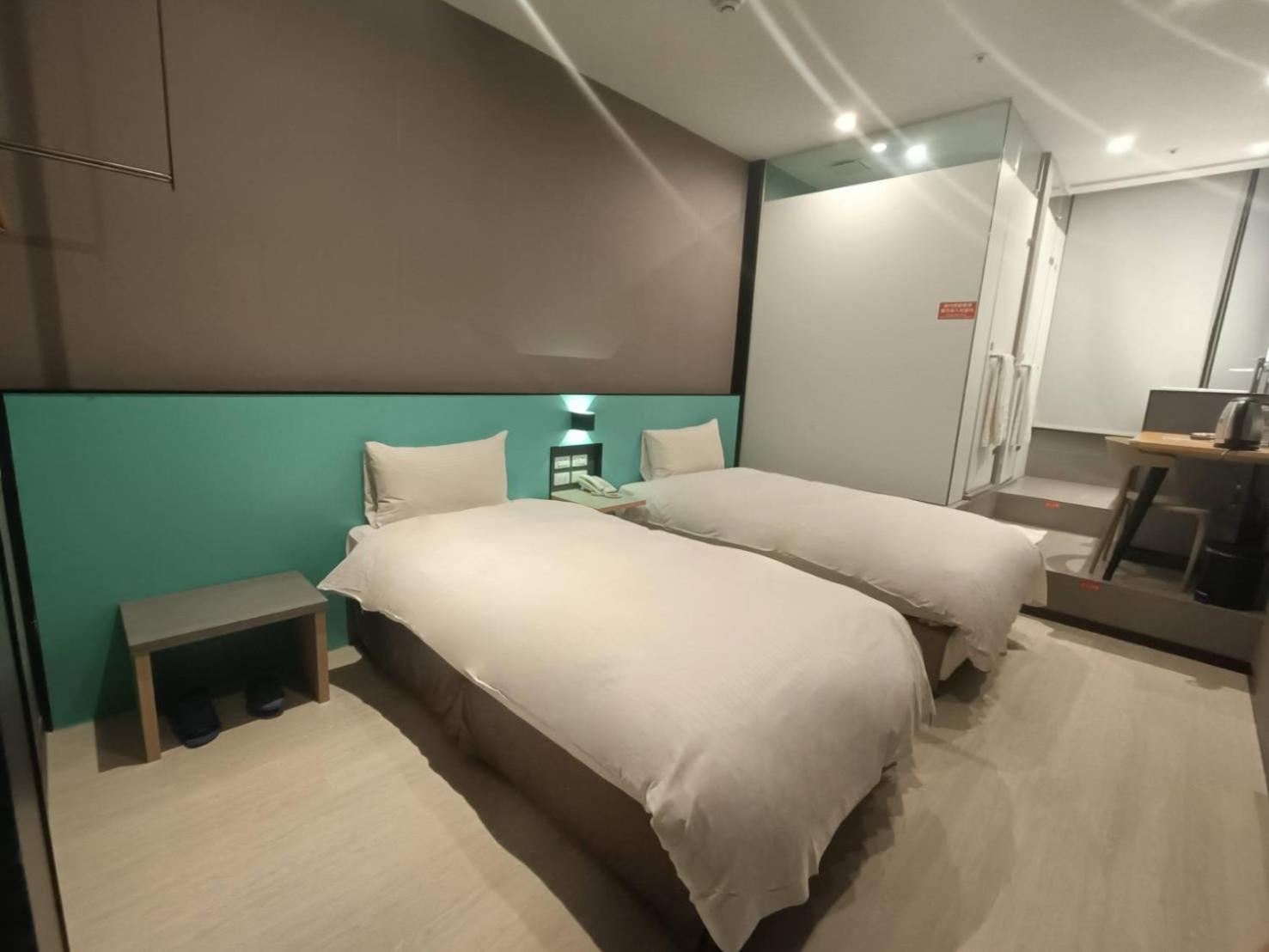 Walker-Taoyuan Hotel Екстериор снимка
