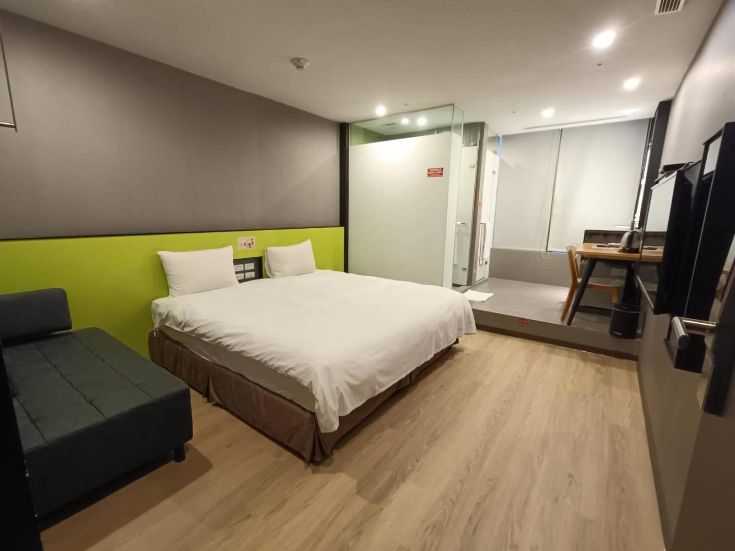 Walker-Taoyuan Hotel Екстериор снимка