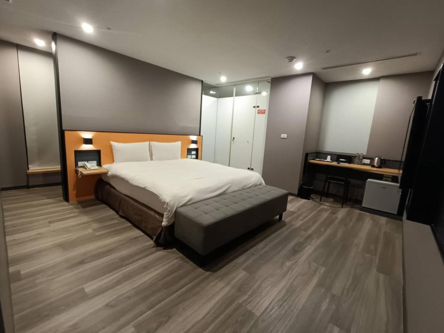 Walker-Taoyuan Hotel Екстериор снимка