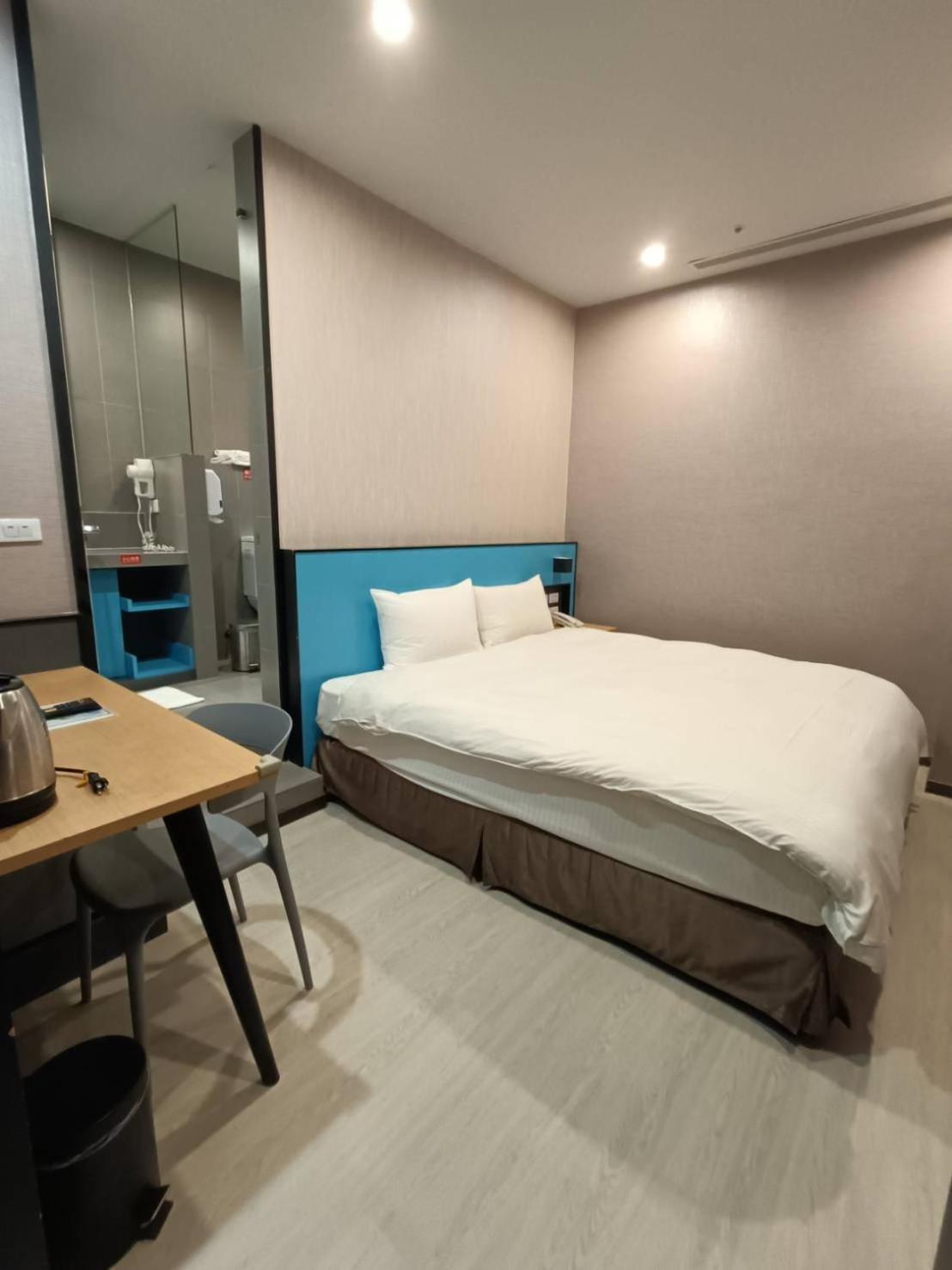 Walker-Taoyuan Hotel Екстериор снимка