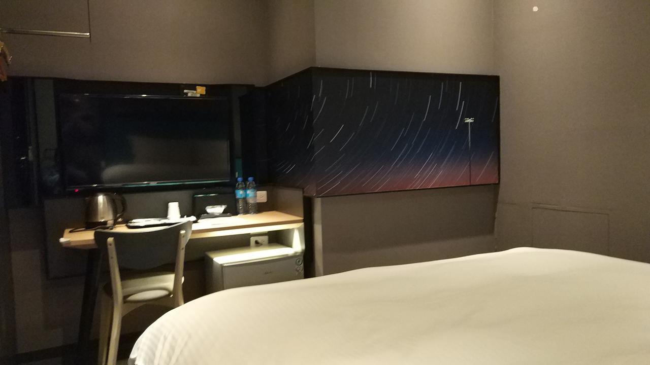 Walker-Taoyuan Hotel Екстериор снимка