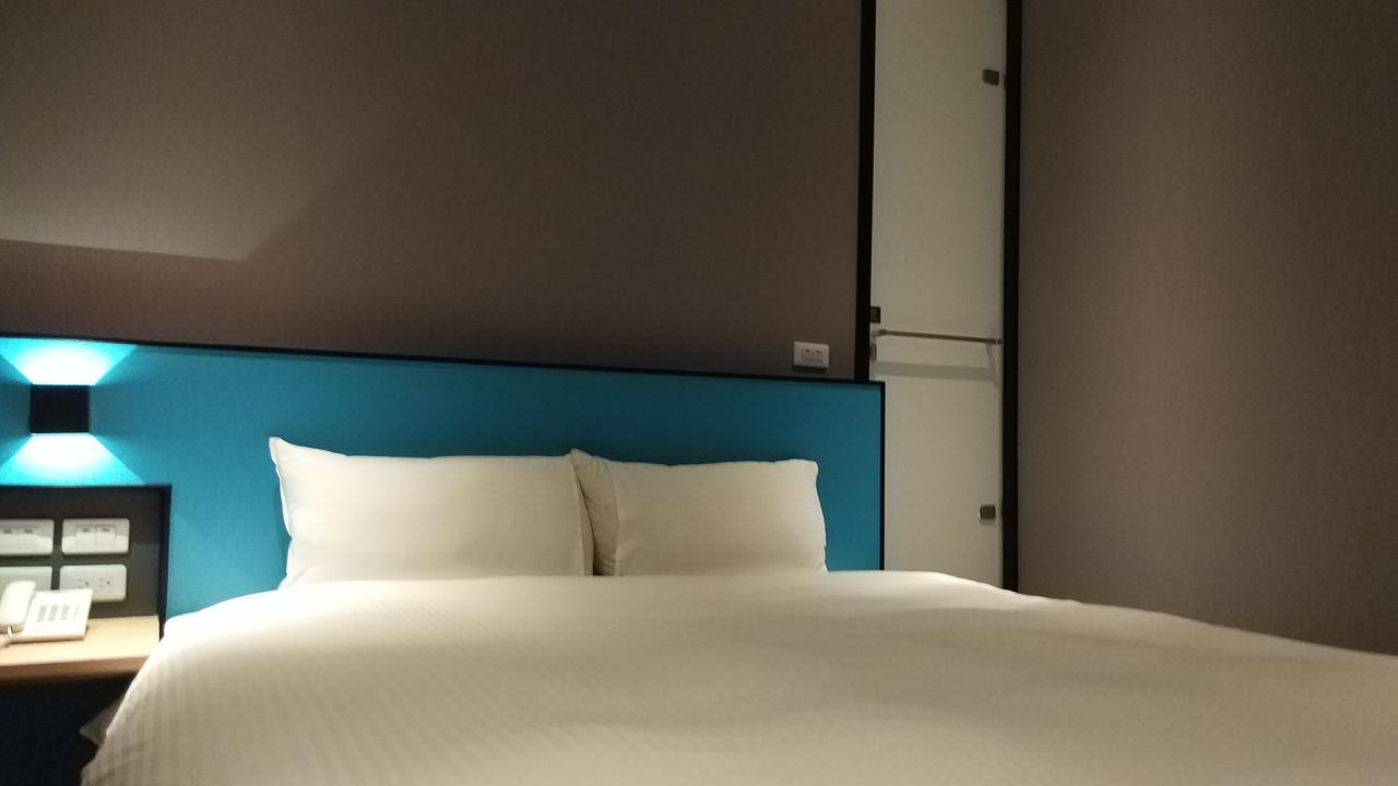 Walker-Taoyuan Hotel Екстериор снимка